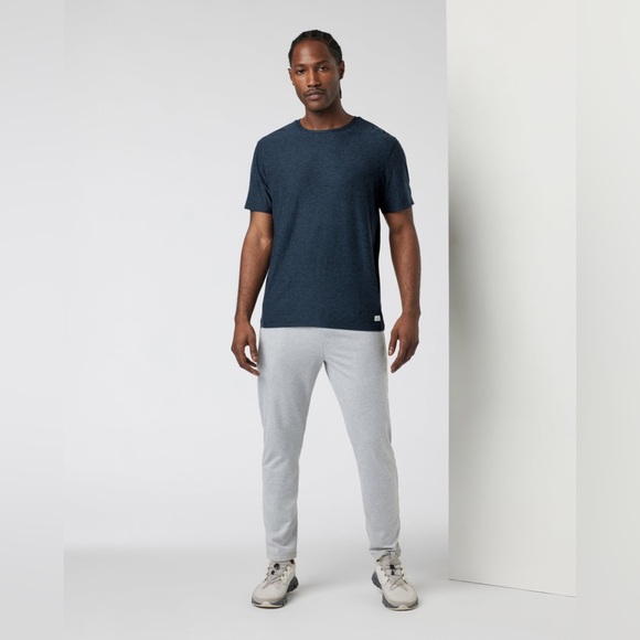 Vouri navy blue men’s Strato Tech Tee. Size M - Picture 2 of 8